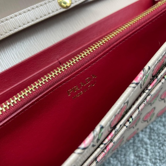 100% Authentic Prada Vitello Move Wallet on Chain - Picture 13 of 14